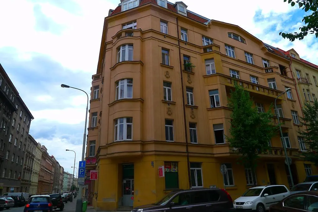 Cozy Modest Room For 2 Or 3 Persons Praha
